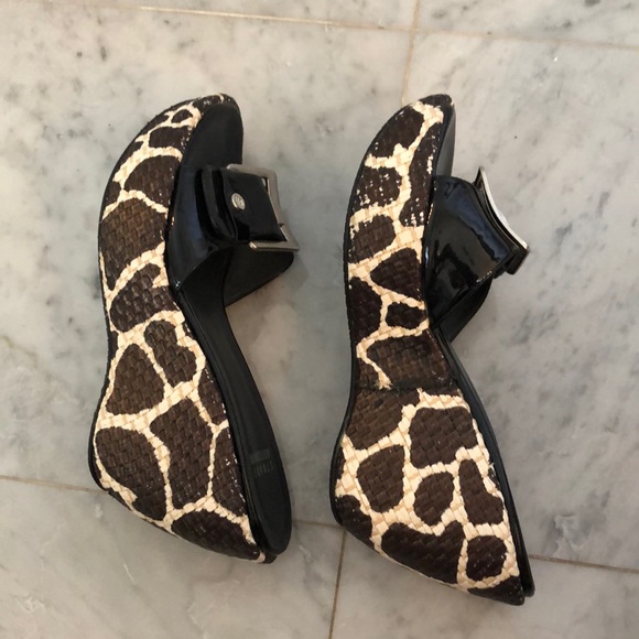 STUART WEITZMAN Animal Print Mule - Picture 4 of 8